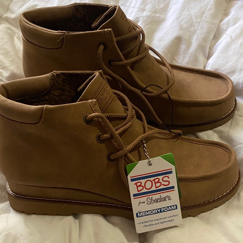 Skechers BOBS women’s Brown Chukka Boots